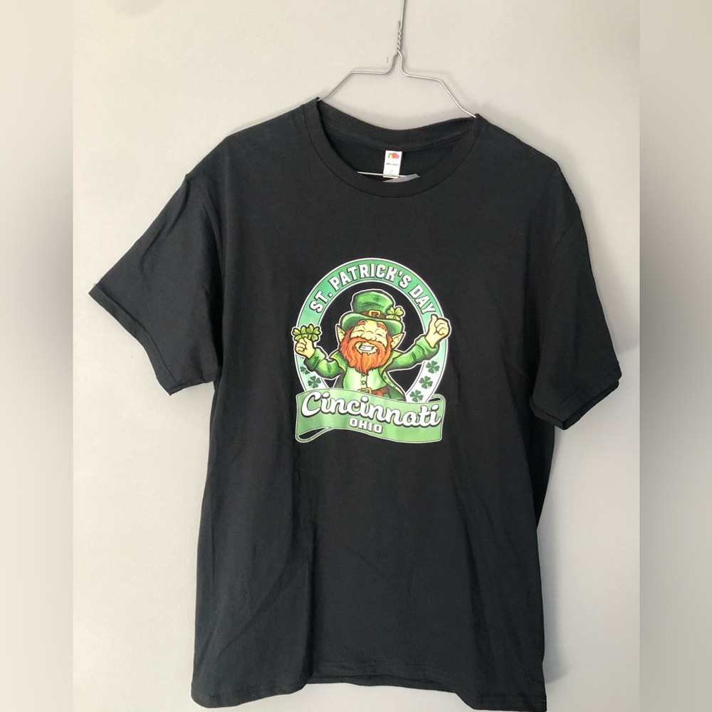 St. Patrick's Day Cincinnati T-Shirt Short Sleeve Black Size Medium NEW ^